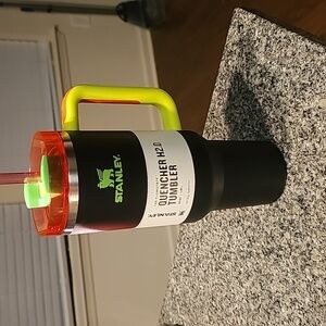 STANLEY BLACK NEON 40 OZ TUMBLER -  NWT